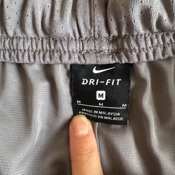 Nike Men's Charcoal Athletic Shorts - Picture 3 of 5